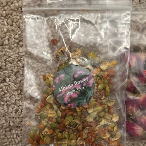 Assorted Dried Flowers Collection - Picture 14 of 16